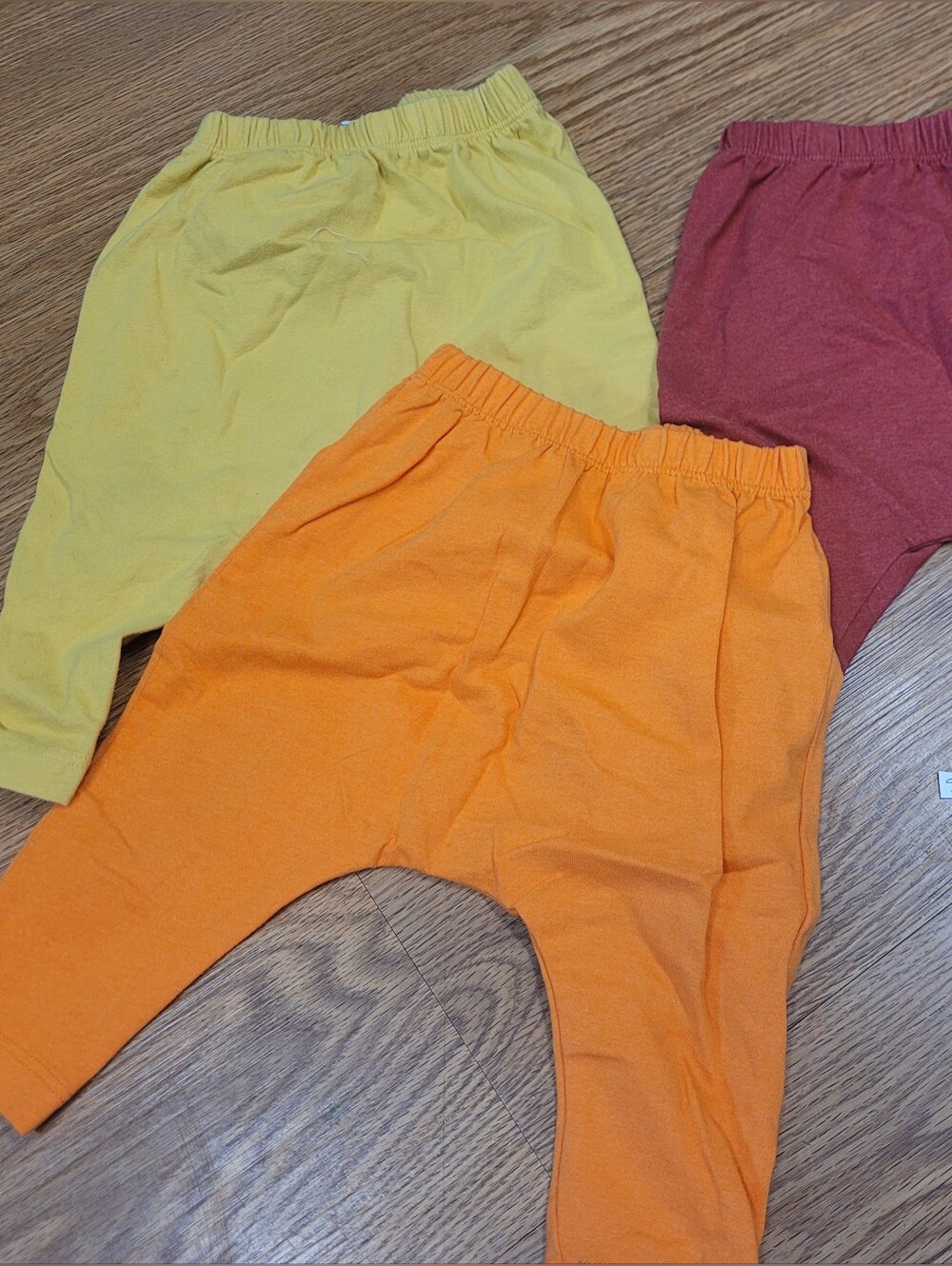 Old Navy Set Of 3 Infant Pants 6-12 Months Red Orange Yellow
